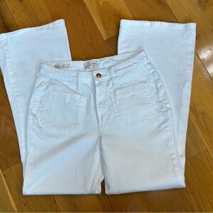 Universal Thread Women’s 8 White High-Rise Flare Jeans/Denim.